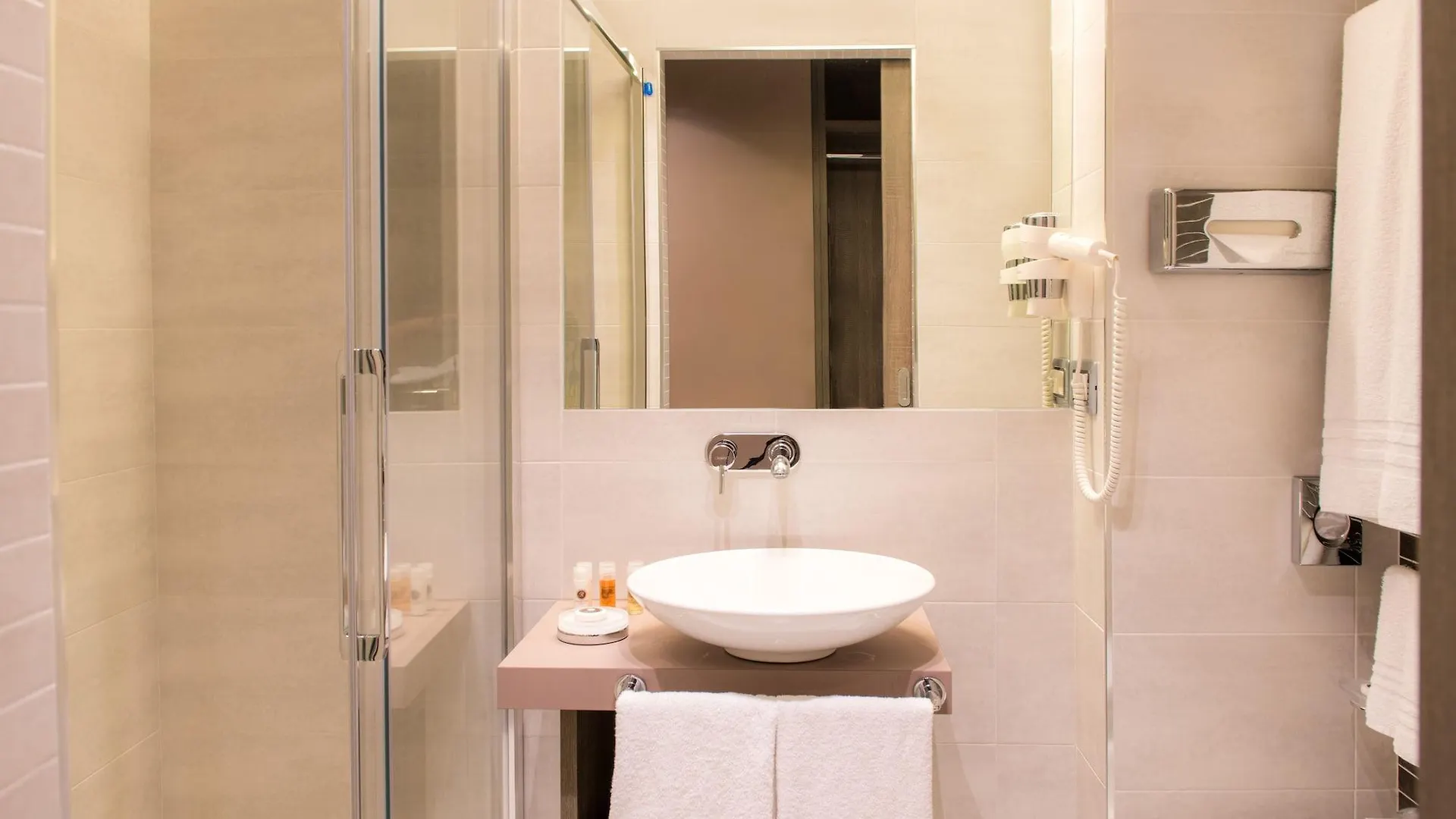 ****  Hotel Mentana, By R Collection Hotels Милан Италия