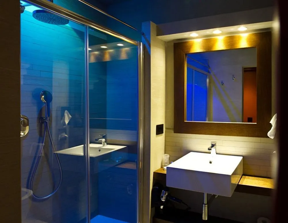 Hotel Mentana, By R Collection Hotels Милан 4*,
