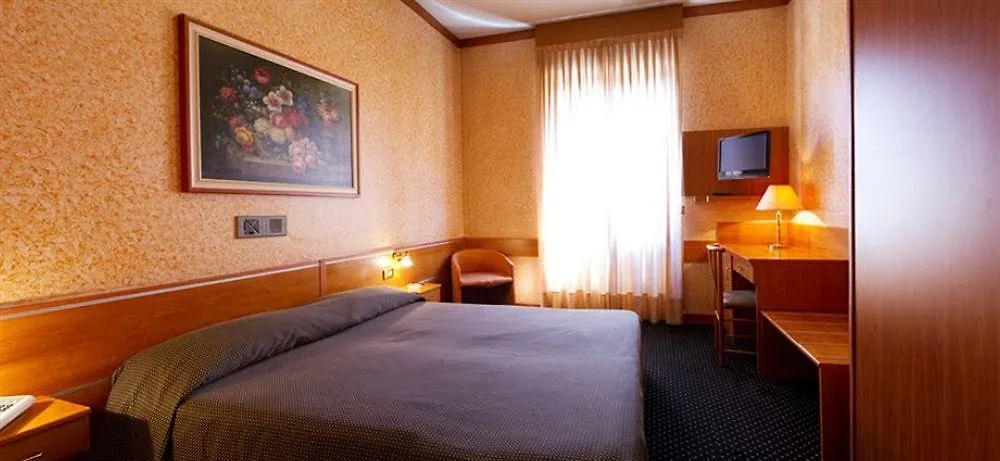 Hotel Mentana, By R Collection Hotels Милан