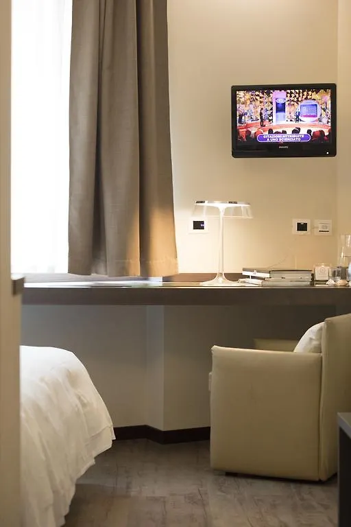 Hotel Mentana, By R Collection Hotels Милан
