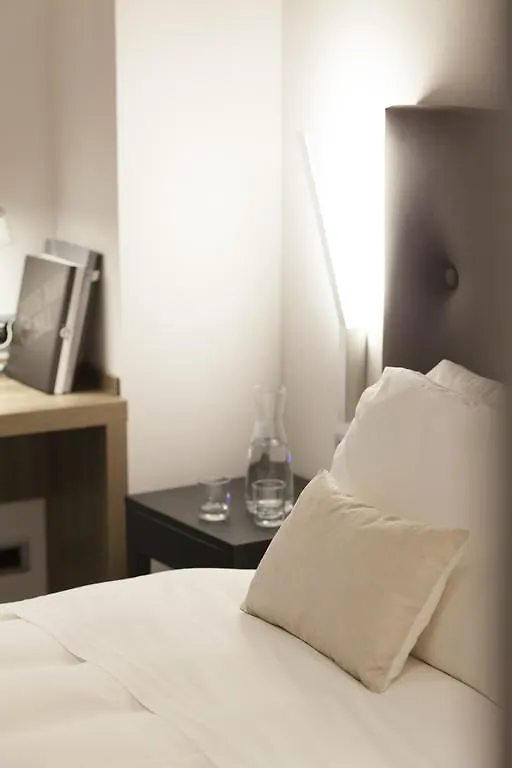 ****  Hotel Mentana, By R Collection Hotels Милан Италия
