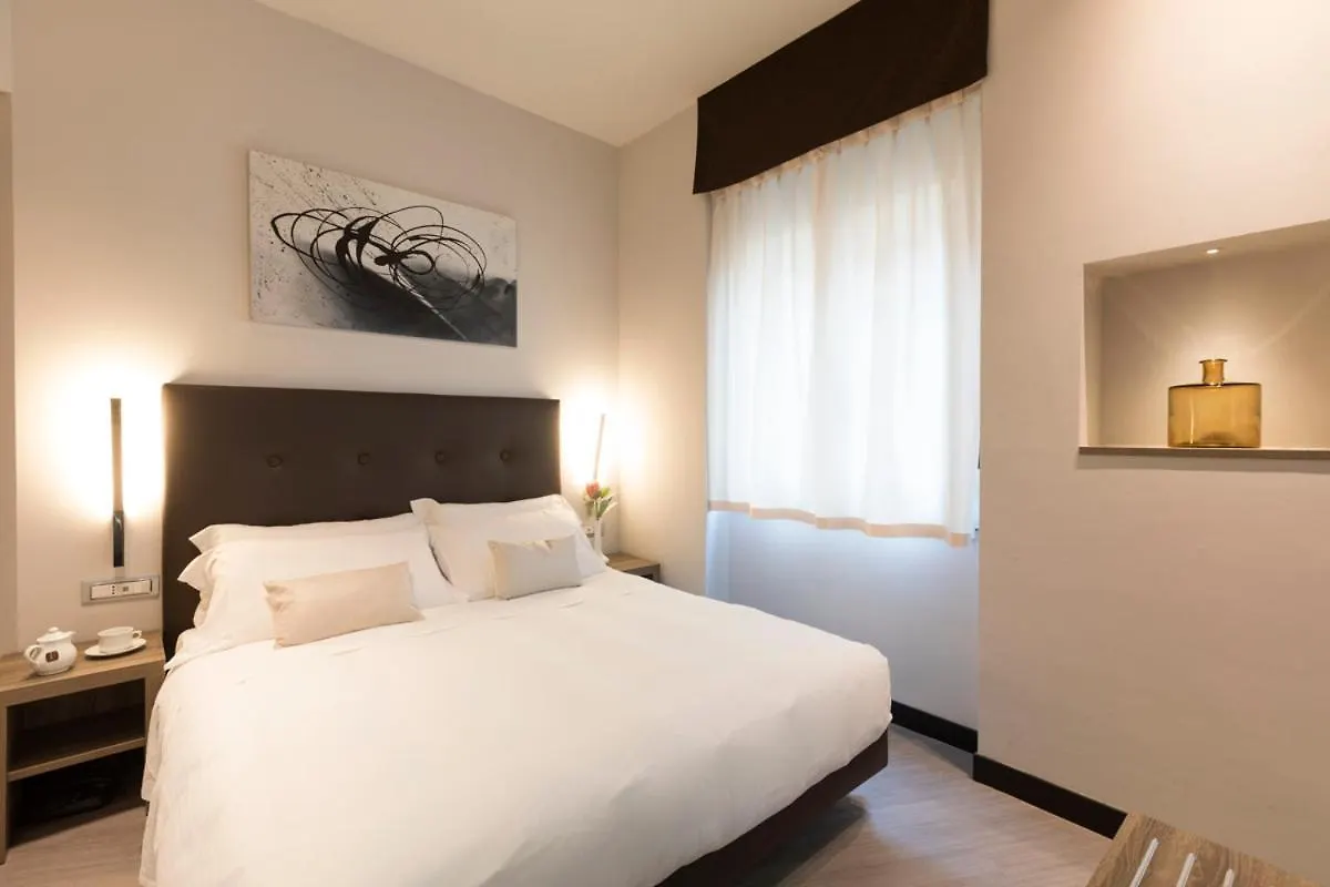 Hotel Mentana, By R Collection Hotels Милан 4*,  Италия