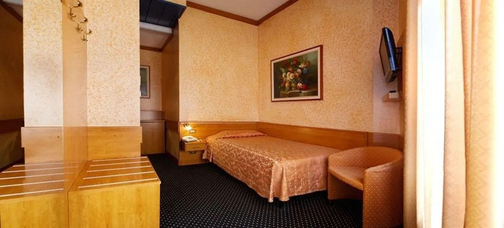 ****  מילאנו Hotel Mentana, By R Collection Hotels איטליה